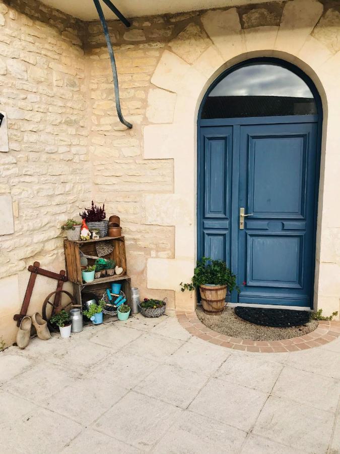 Les Clos Bleus Neuville-du-Poitou Exterior foto